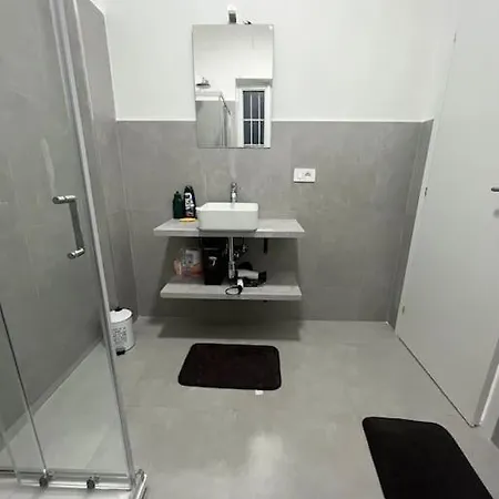 V12 Apartment